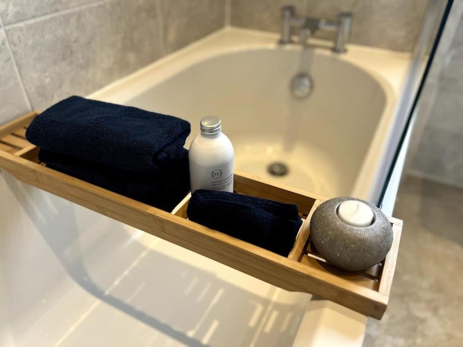 Waterside House Villa เลสเตอร์ ภายนอก รูปภาพ